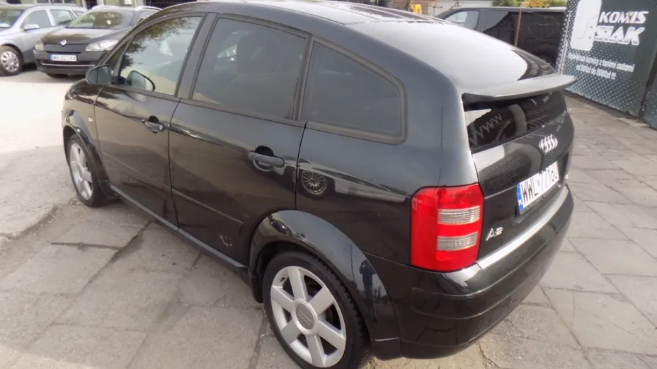 AUDI A2 -