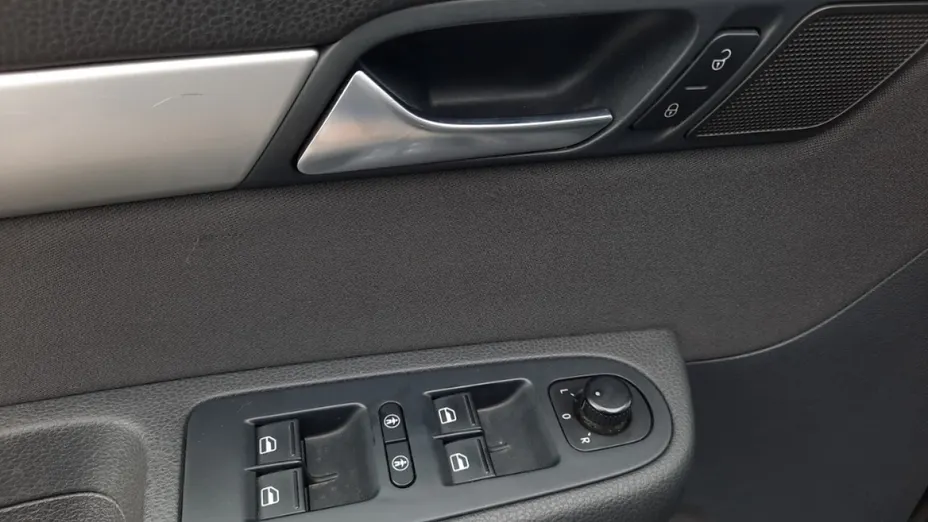 VOLKSWAGEN Sharan -