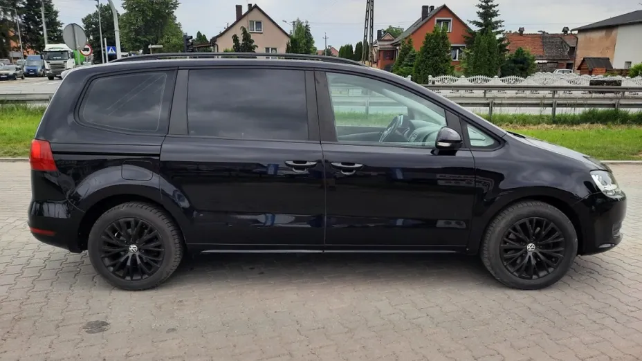 VOLKSWAGEN Sharan -