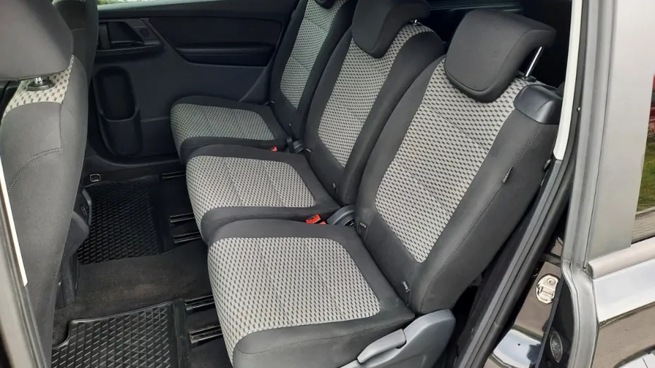 VOLKSWAGEN Sharan -