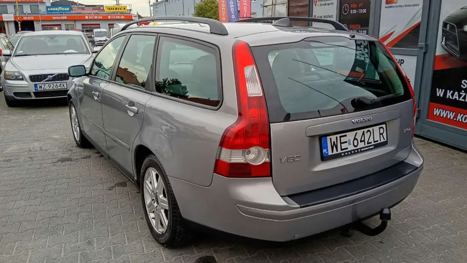 VOLVO V50 -