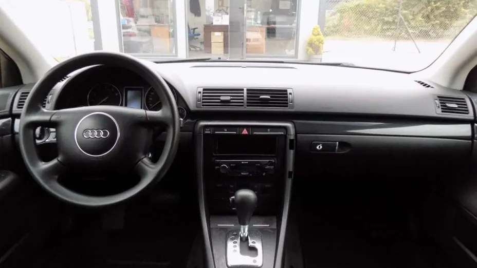 AUDI A4 -