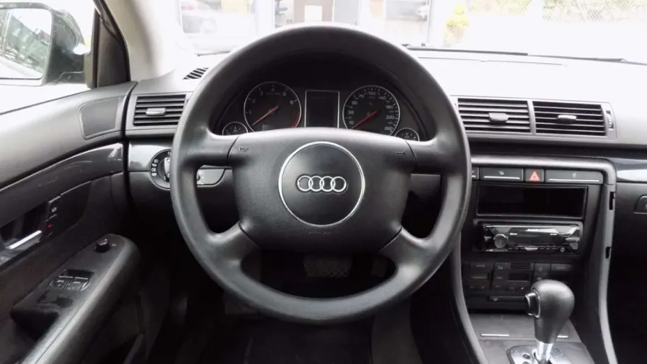 AUDI A4 -