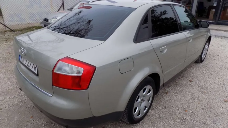 AUDI A4 -