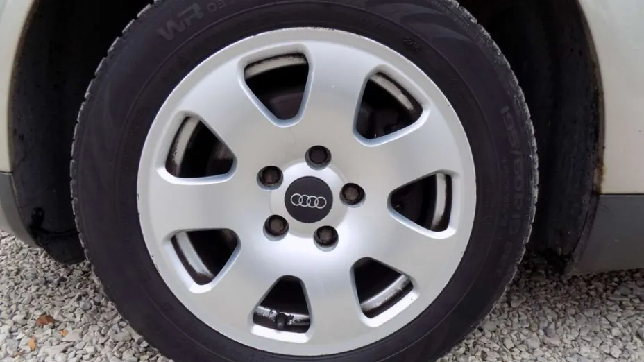 AUDI A4 -