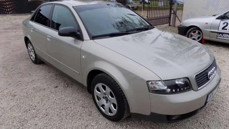 AUDI A4 -