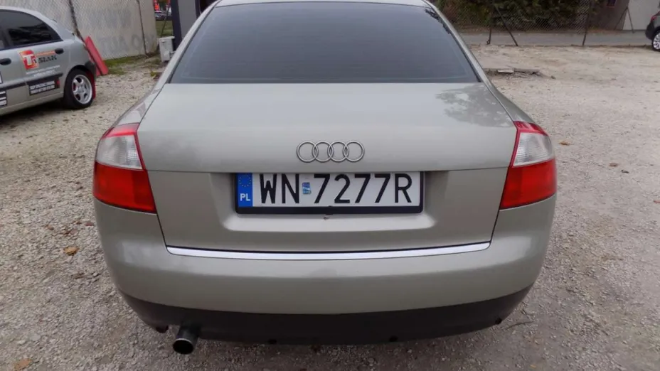 AUDI A4 -