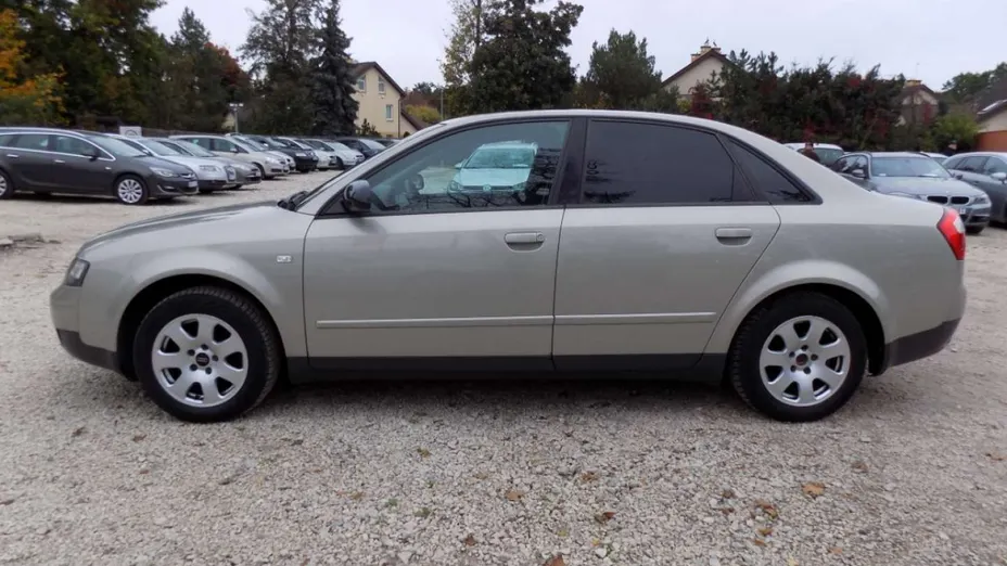 AUDI A4 -