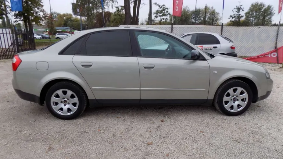 AUDI A4 -