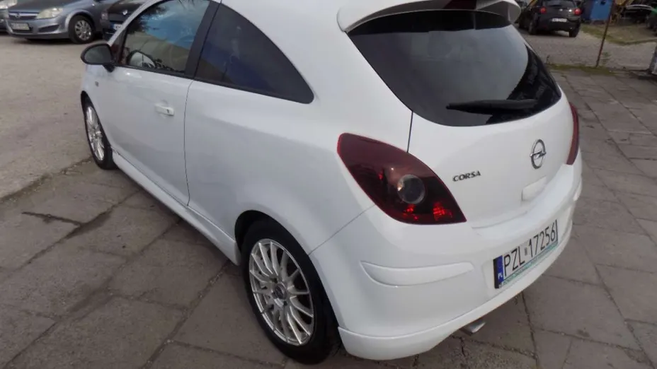 OPEL Corsa -