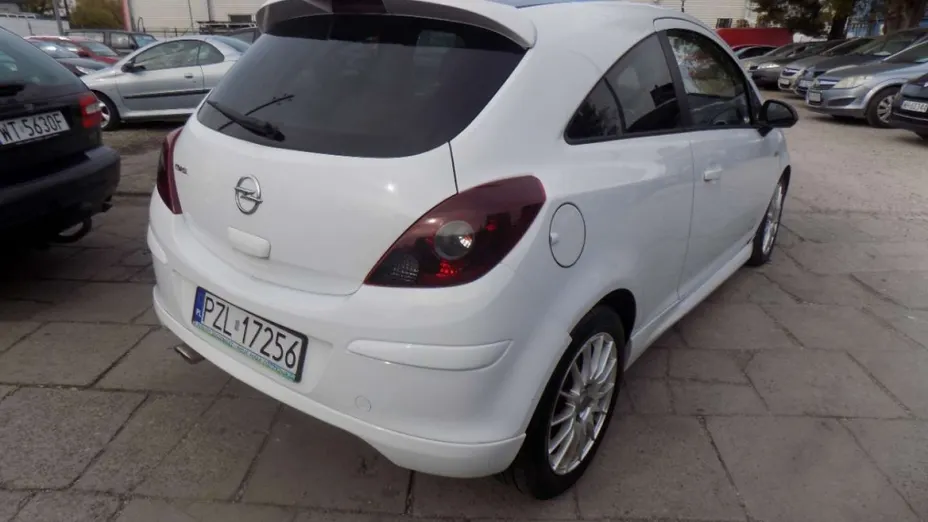 OPEL Corsa -