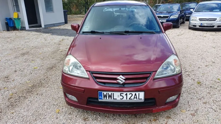 SUZUKI Liana -