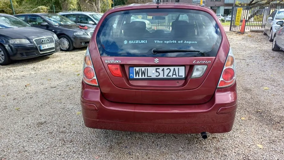 SUZUKI Liana -