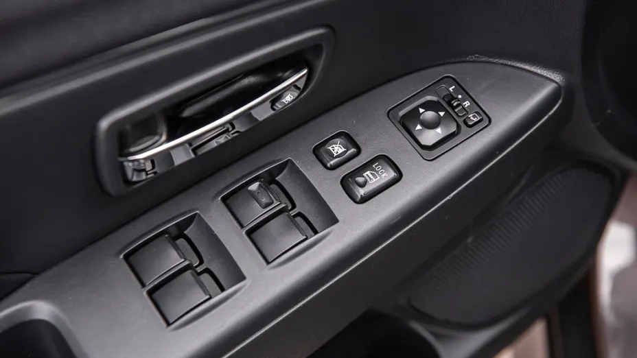 MITSUBISHI ASX -