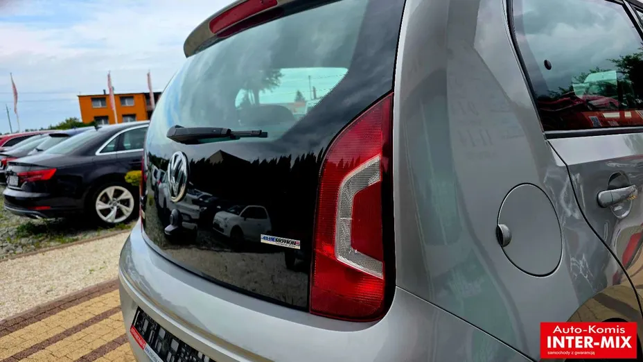 VOLKSWAGEN up! -