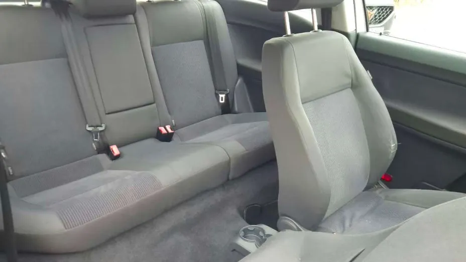 VOLKSWAGEN Polo -