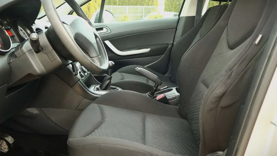 PEUGEOT 308 -