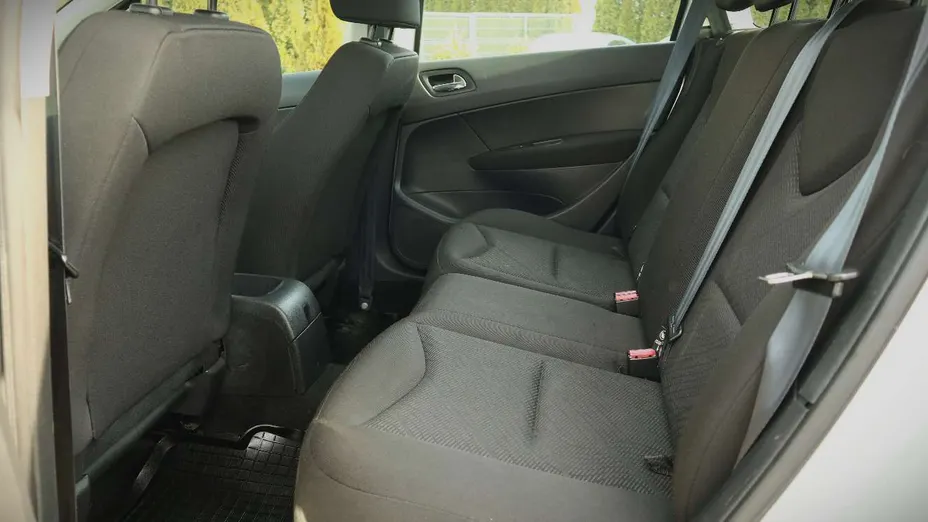 PEUGEOT 308 -