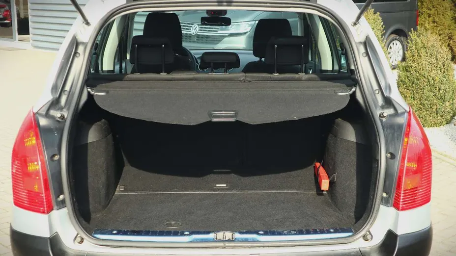 PEUGEOT 308 -