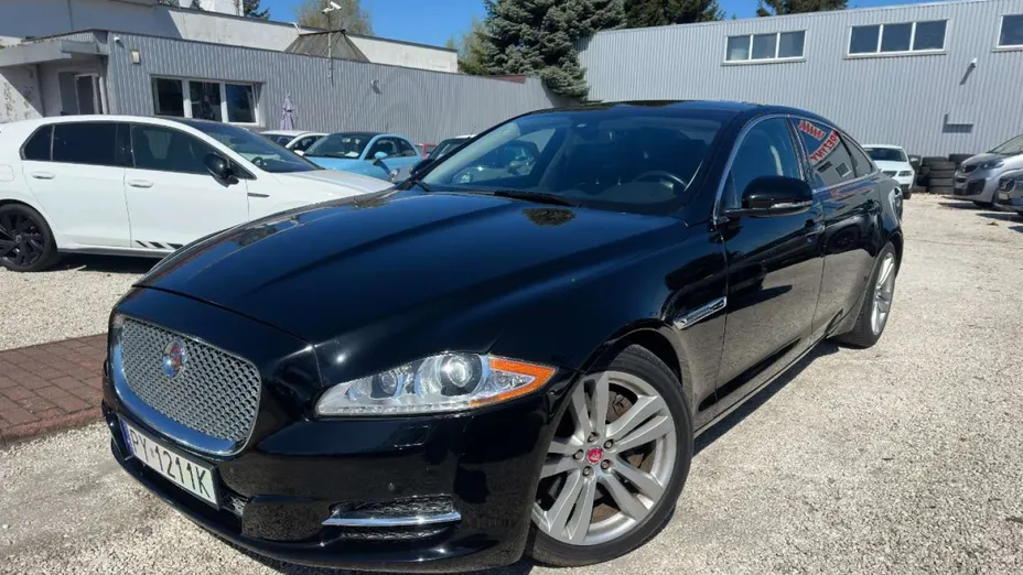 JAGUAR XJ -