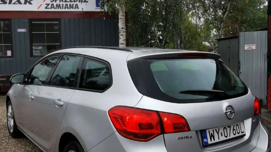 OPEL Astra -