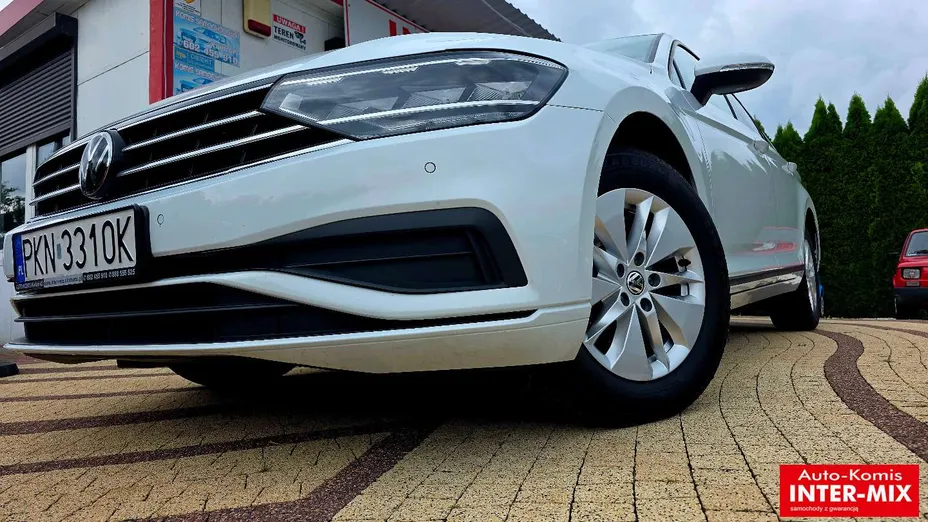 VOLKSWAGEN Passat -