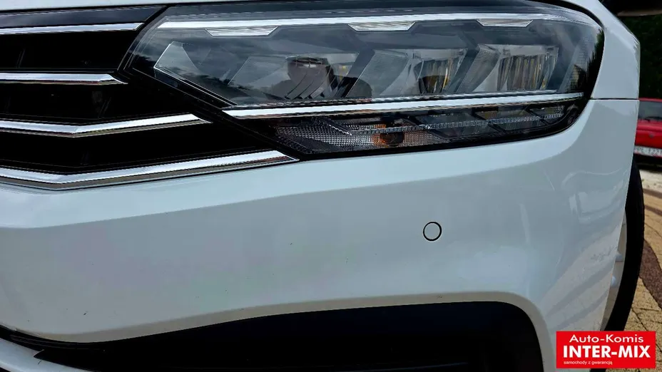 VOLKSWAGEN Passat -