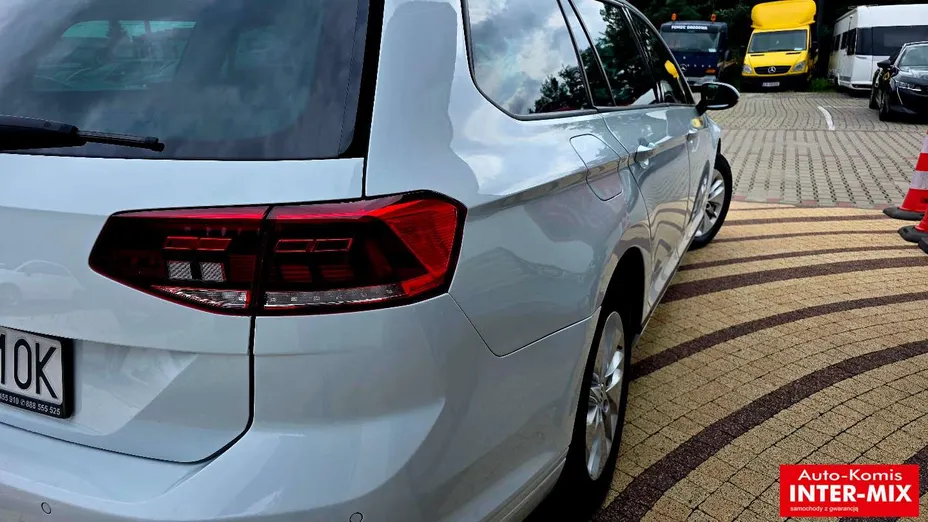 VOLKSWAGEN Passat -