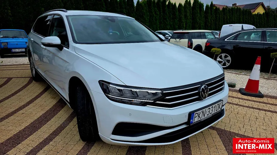 VOLKSWAGEN Passat -