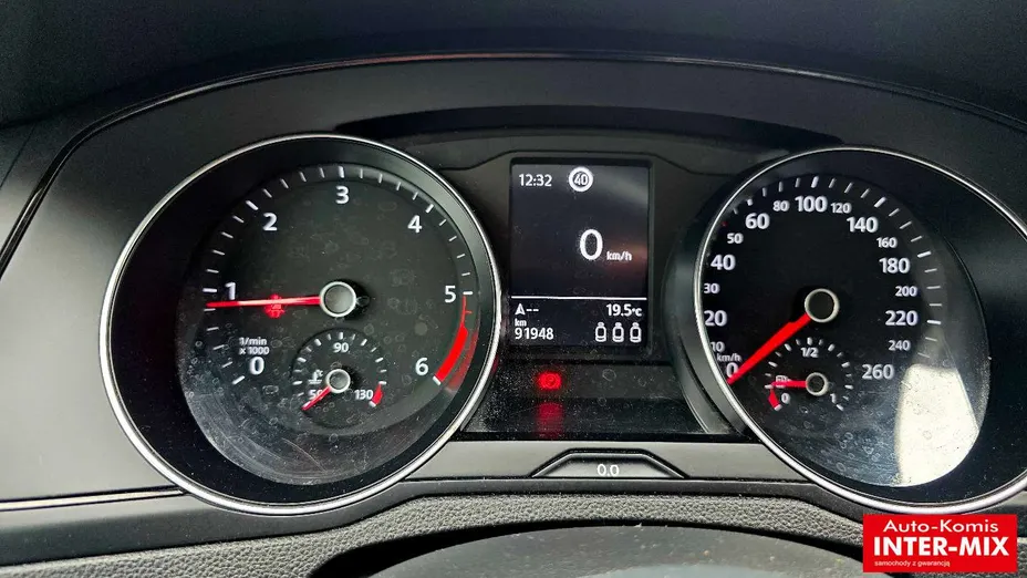 VOLKSWAGEN Passat -