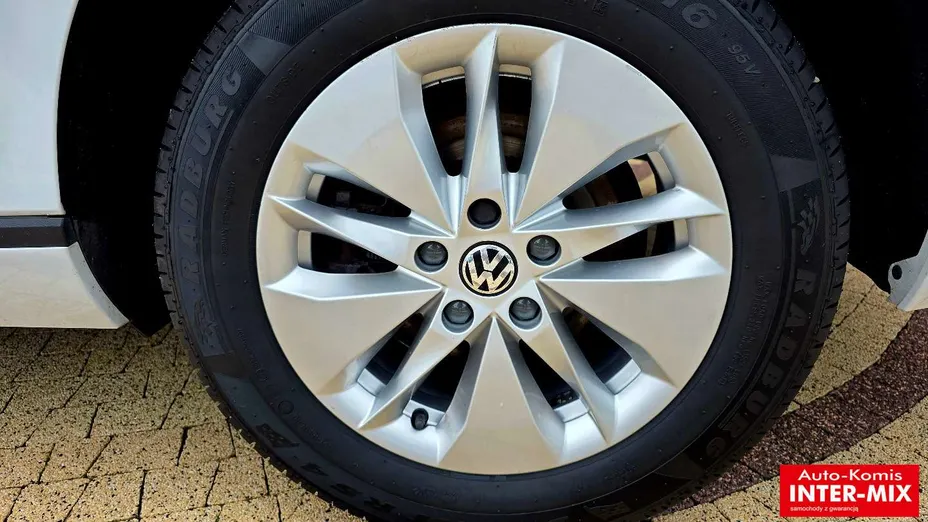 VOLKSWAGEN Passat -