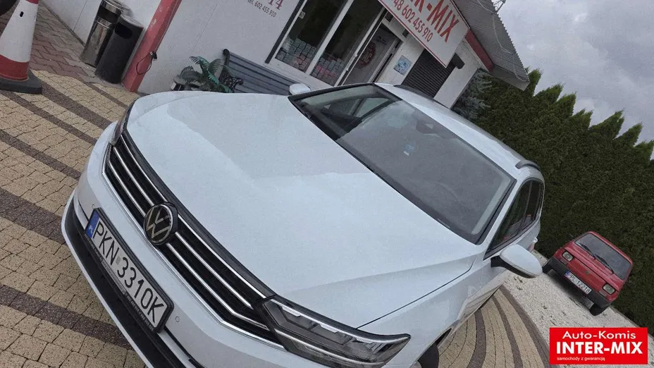 VOLKSWAGEN Passat -