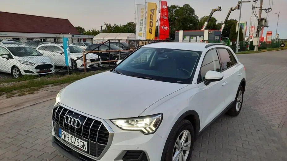 AUDI Q3 -