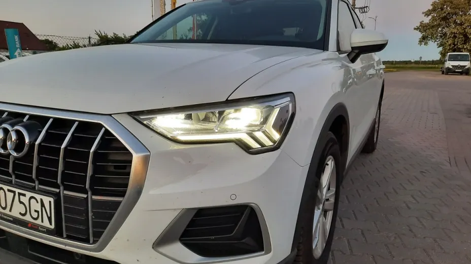 AUDI Q3 -