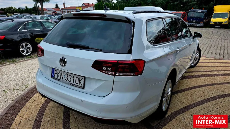 VOLKSWAGEN Passat -