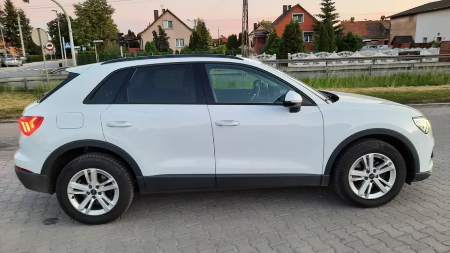 AUDI Q3 -