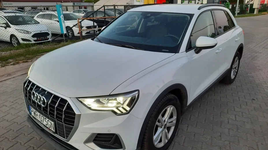 AUDI Q3 -