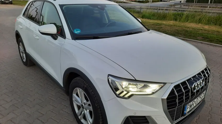 AUDI Q3 -