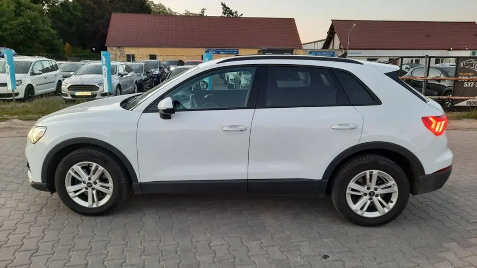 AUDI Q3 -