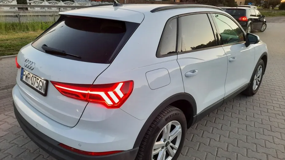 AUDI Q3 -