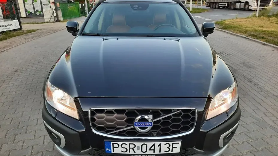 VOLVO XC70 -
