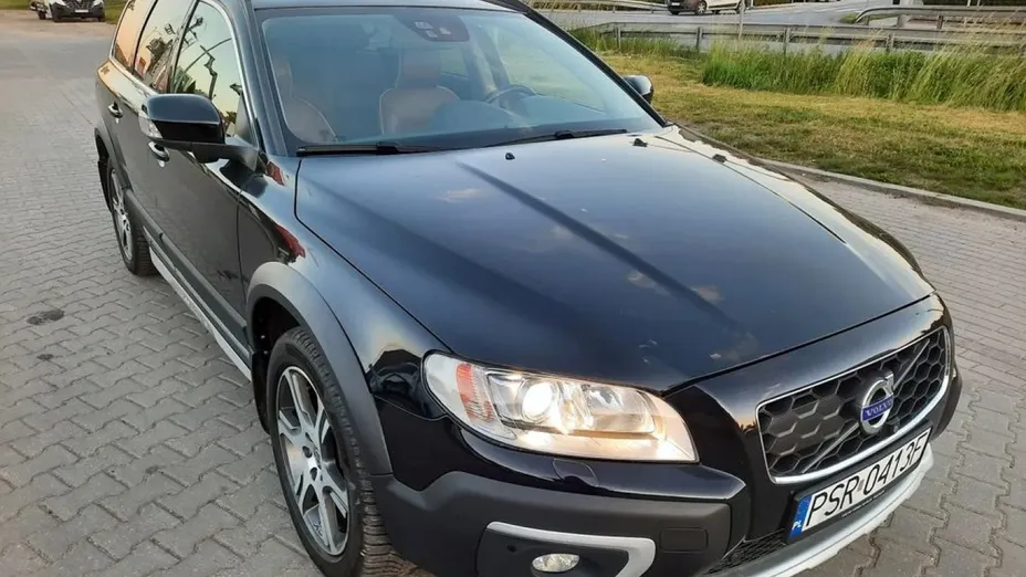 VOLVO XC70 -