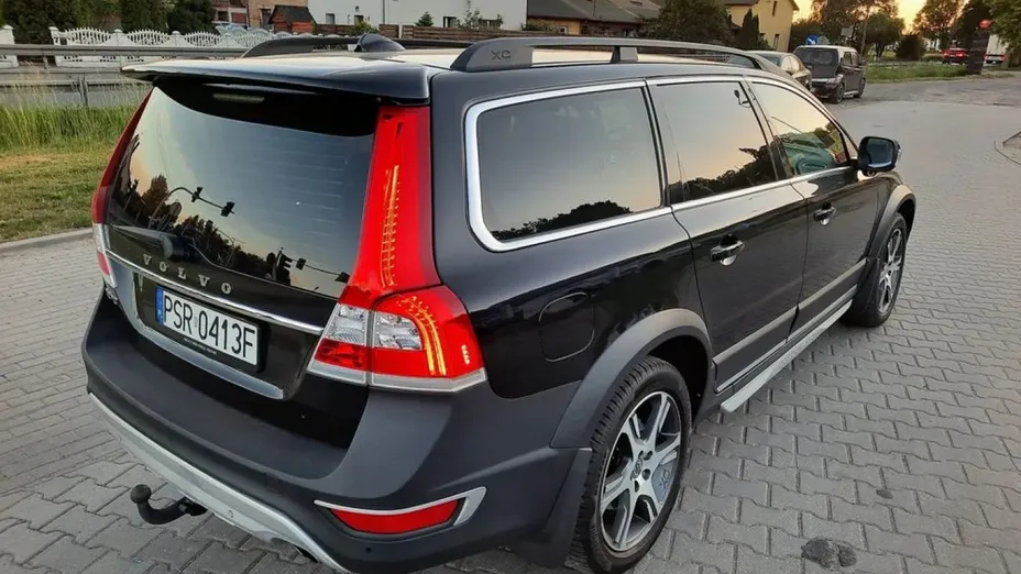 VOLVO XC70 -