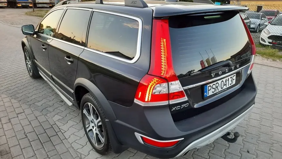 VOLVO XC70 -