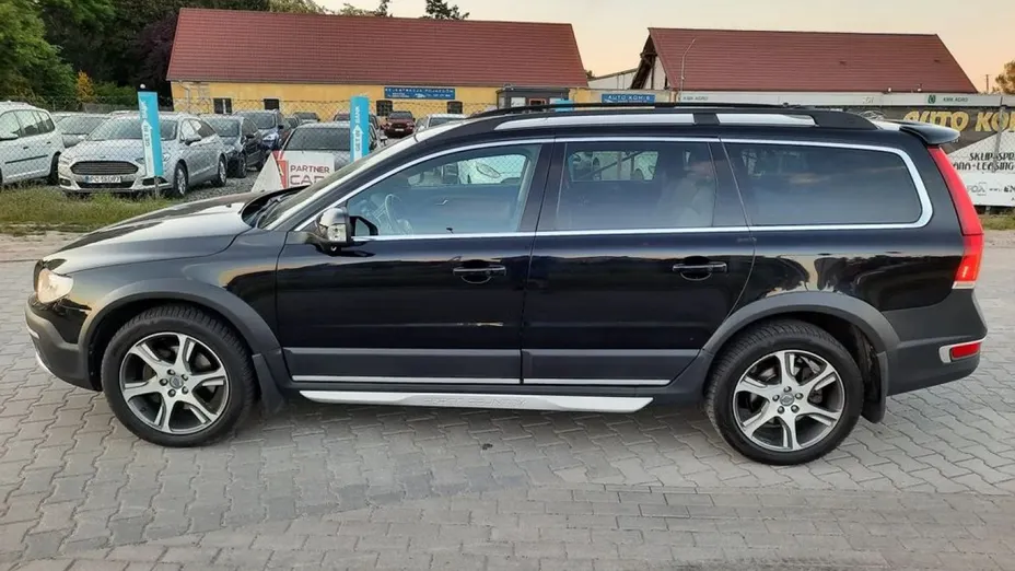 VOLVO XC70 -