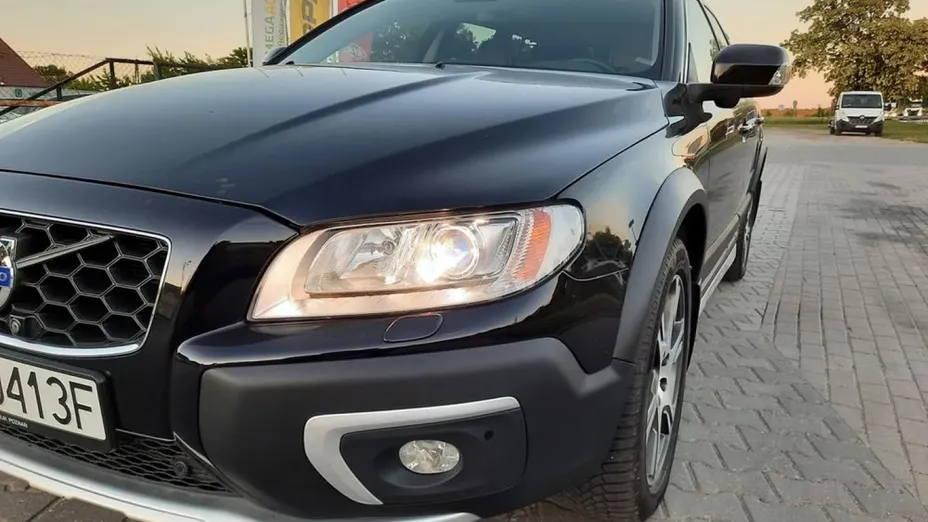 VOLVO XC70 -
