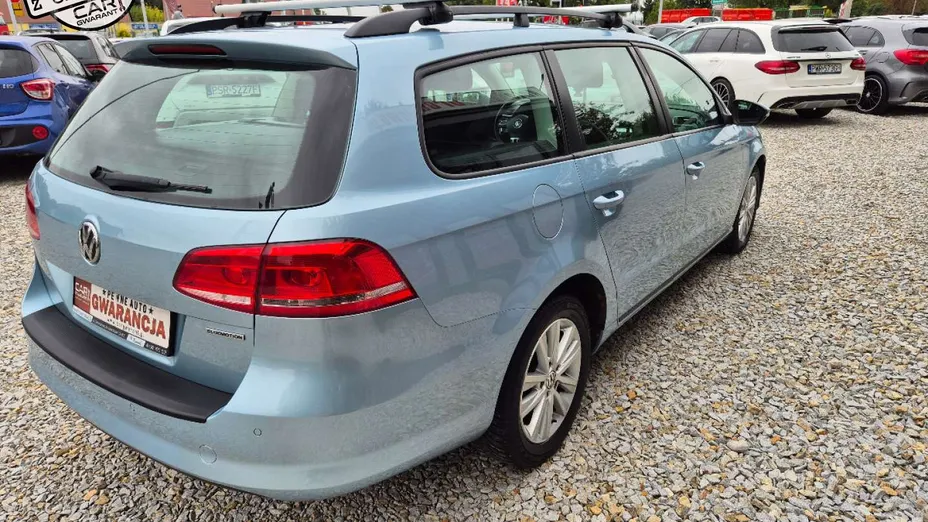 VOLKSWAGEN Passat -