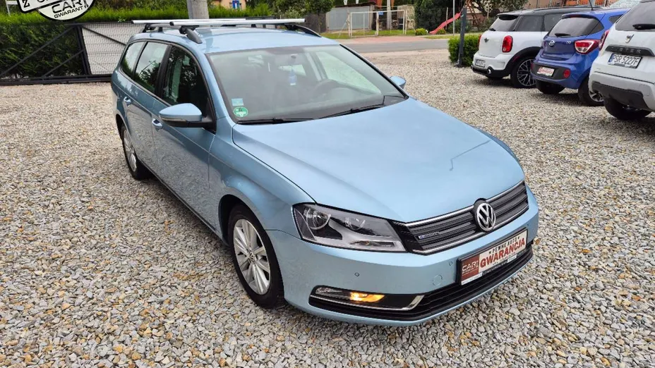 VOLKSWAGEN Passat -