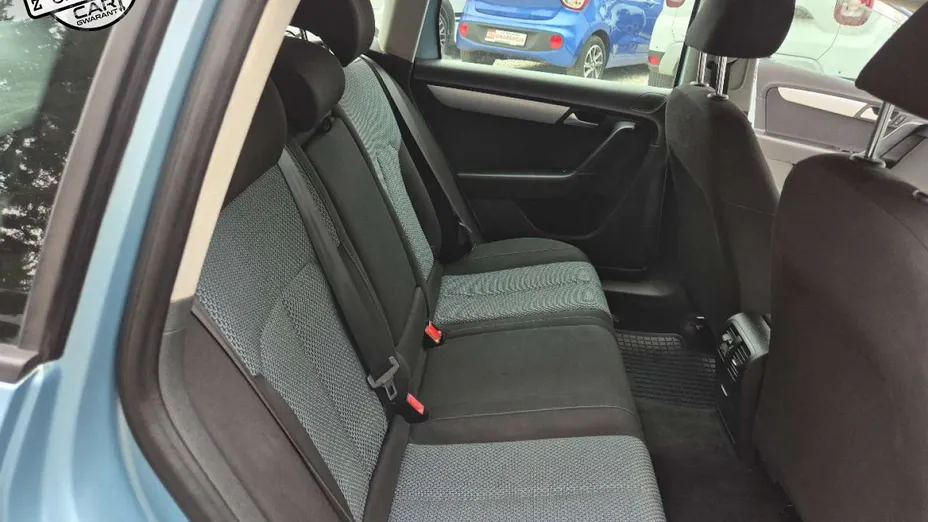 VOLKSWAGEN Passat -
