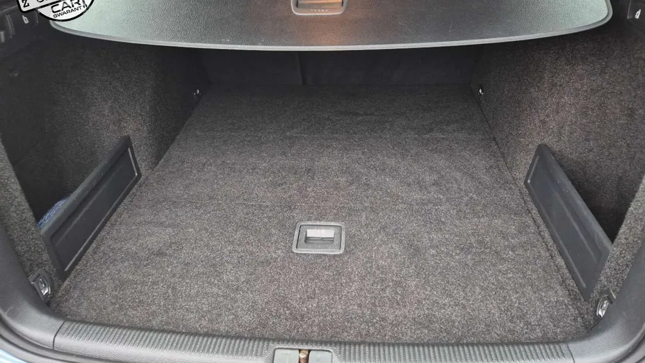 VOLKSWAGEN Passat -